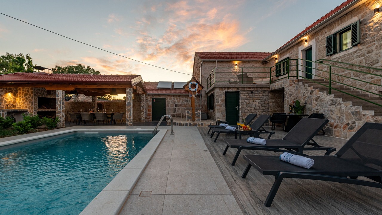 Photo of Outdoor in Oklaj