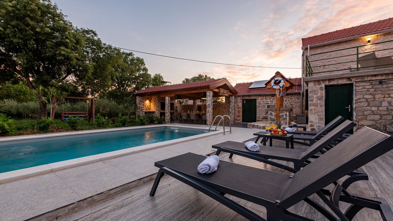 Photo of Outdoor in Oklaj