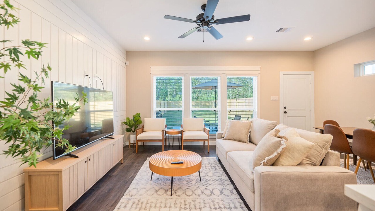 Photo of Livingroom in Northeast Houston