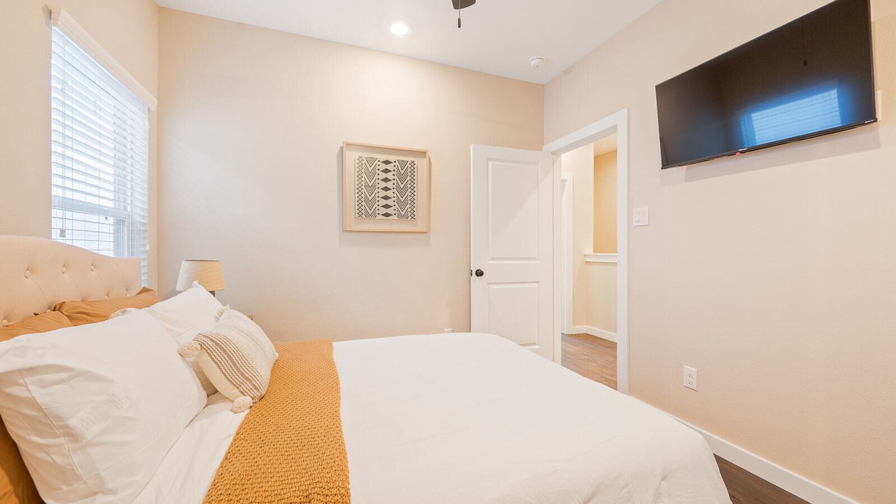 Photo of Bedroom in Northeast Houston