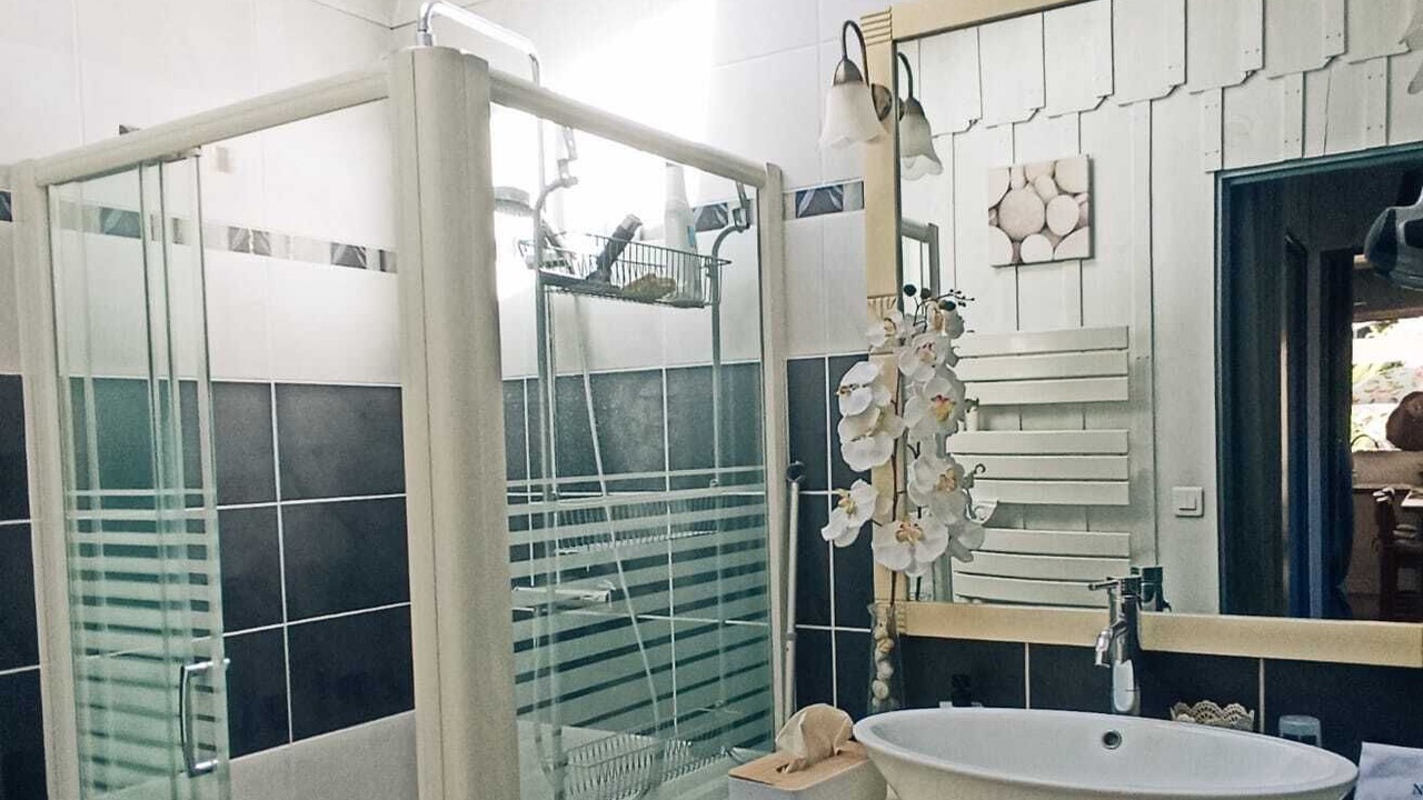 Photo of Bathroom in La Teste-de-Buch