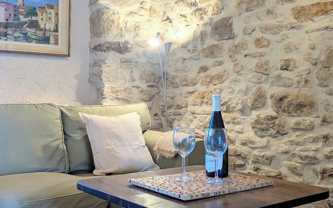 Photo of Livingroom in Saint-Andre-d'Olerargues