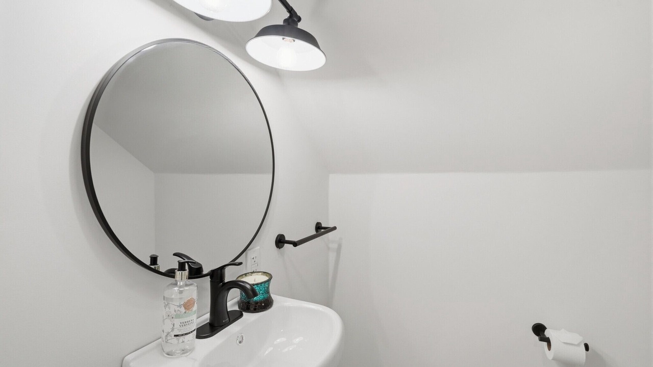 Photo of Bathroom in Warren