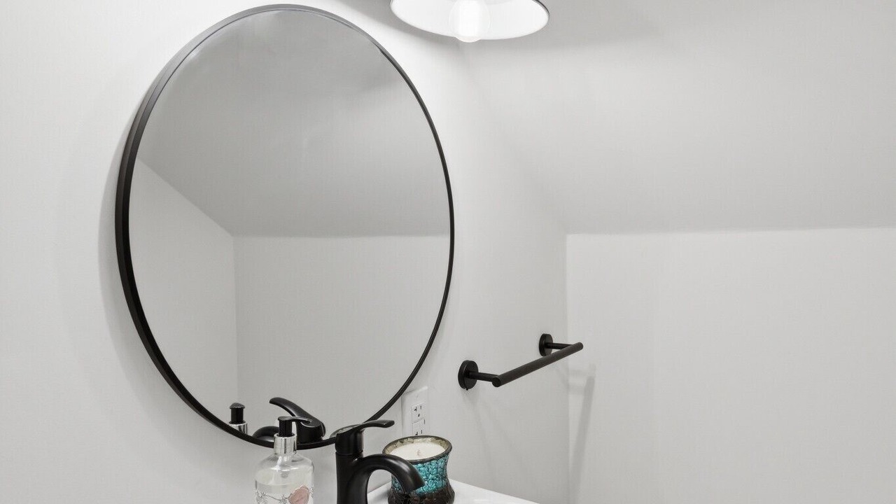 Photo of Bathroom in Warren