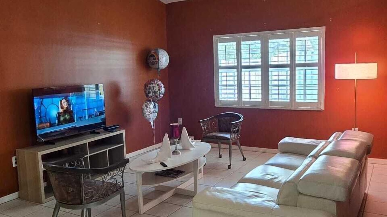 Photo of Livingroom in Sunrise