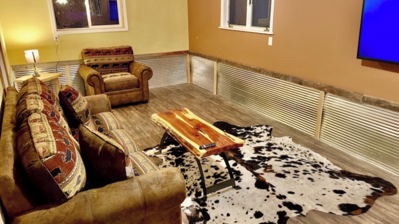 Photo of Livingroom in Lansing