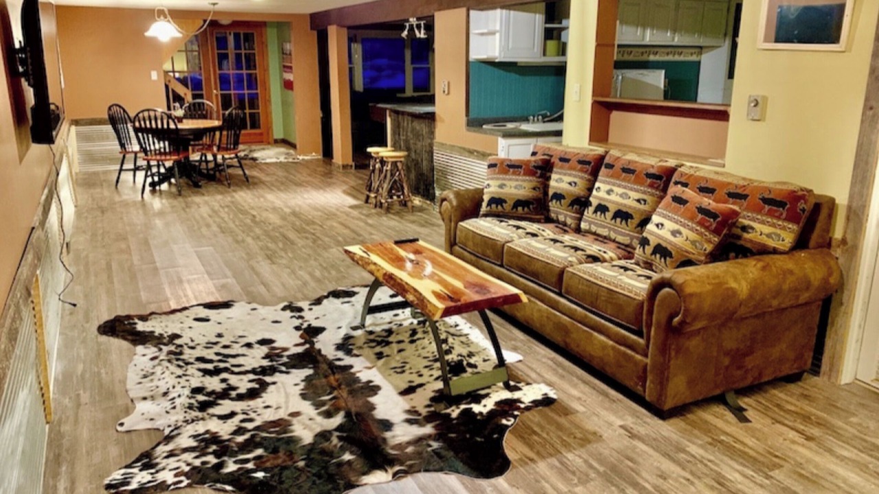 Photo of Livingroom in Lansing