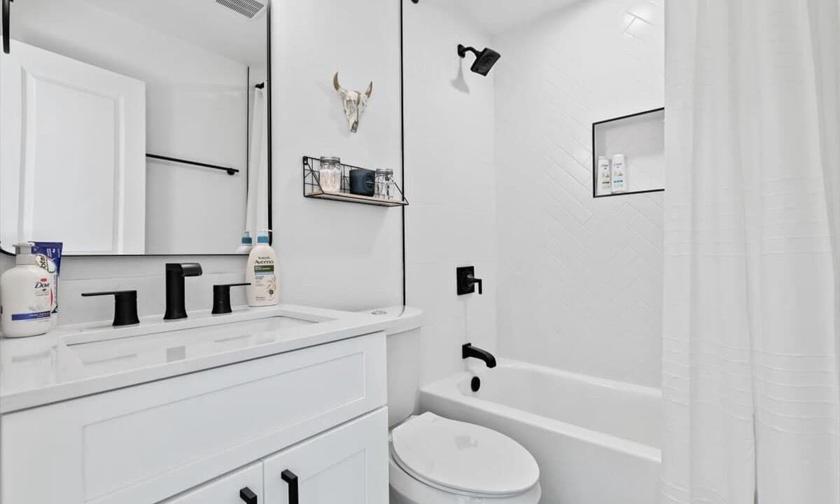 Photo of Bathroom in Tanglewood Forest