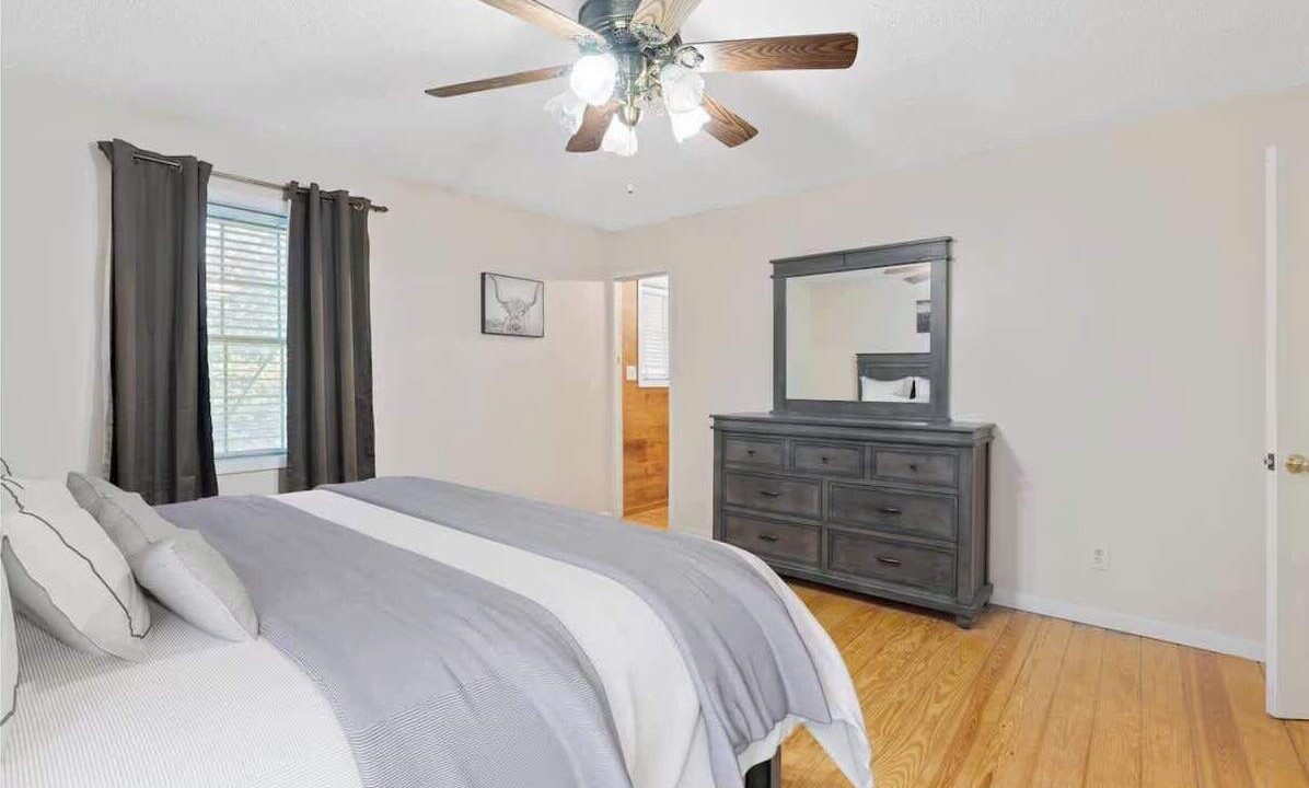 Photo of Bedroom in Kyle