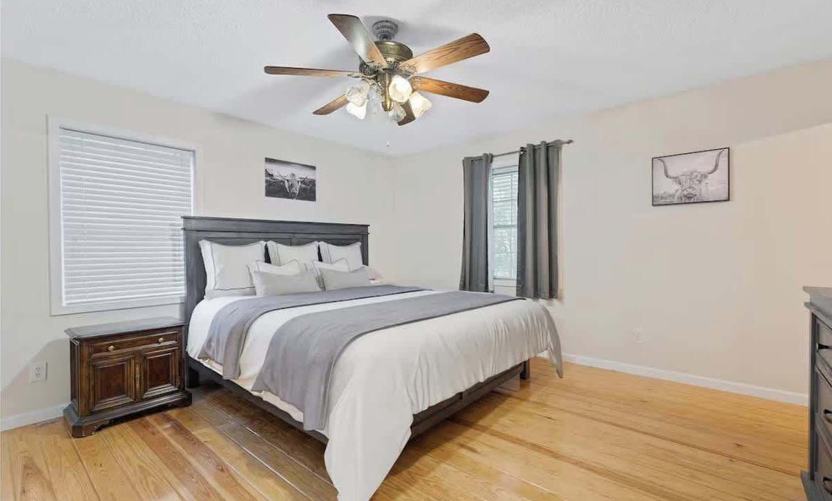 Photo of Bedroom in Kyle