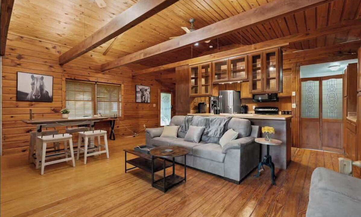 Photo of Livingroom in Kyle