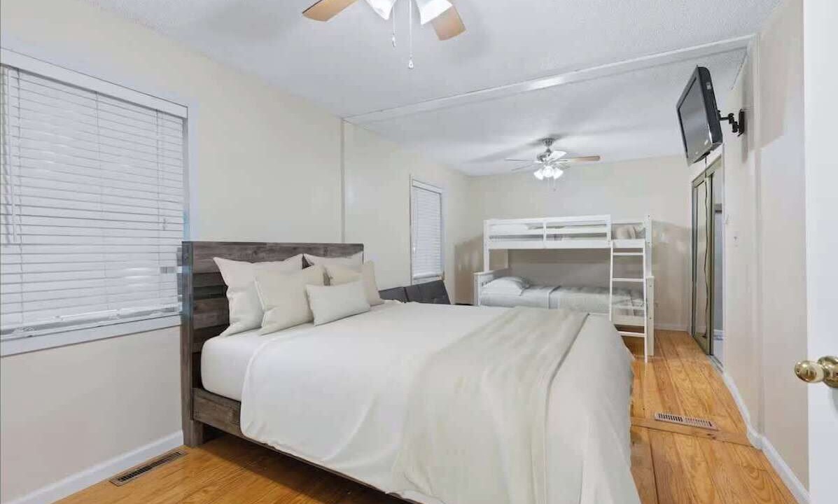 Photo of Bedroom in Kyle