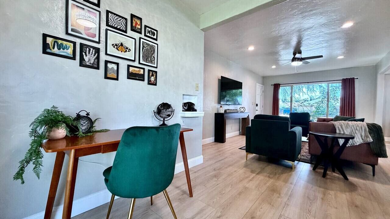 Photo of Livingroom in West Sacramento