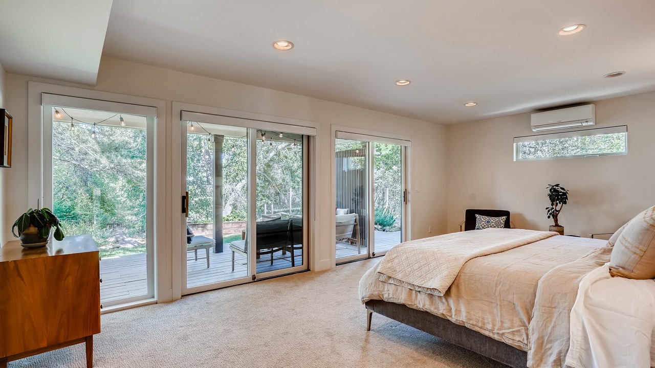Photo of Bedroom in Highland Park