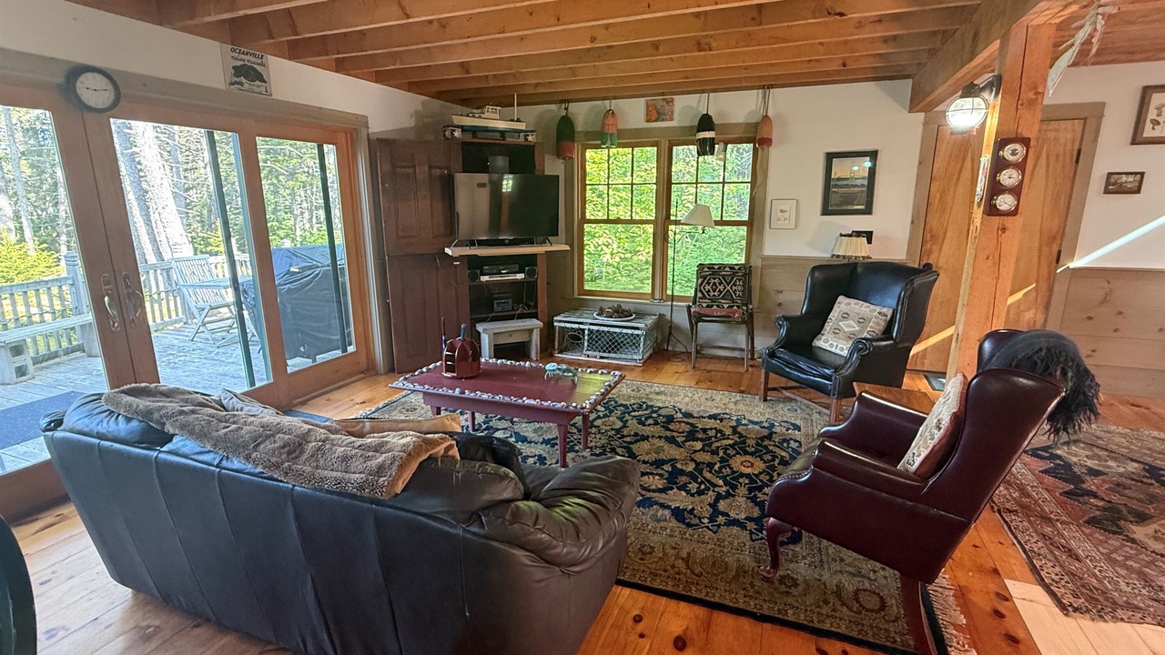 Photo of Livingroom in Stonington