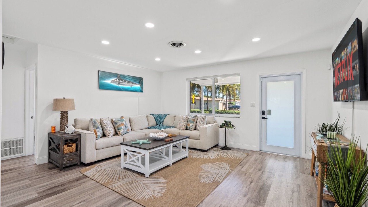 Photo of Livingroom in Coral Heights