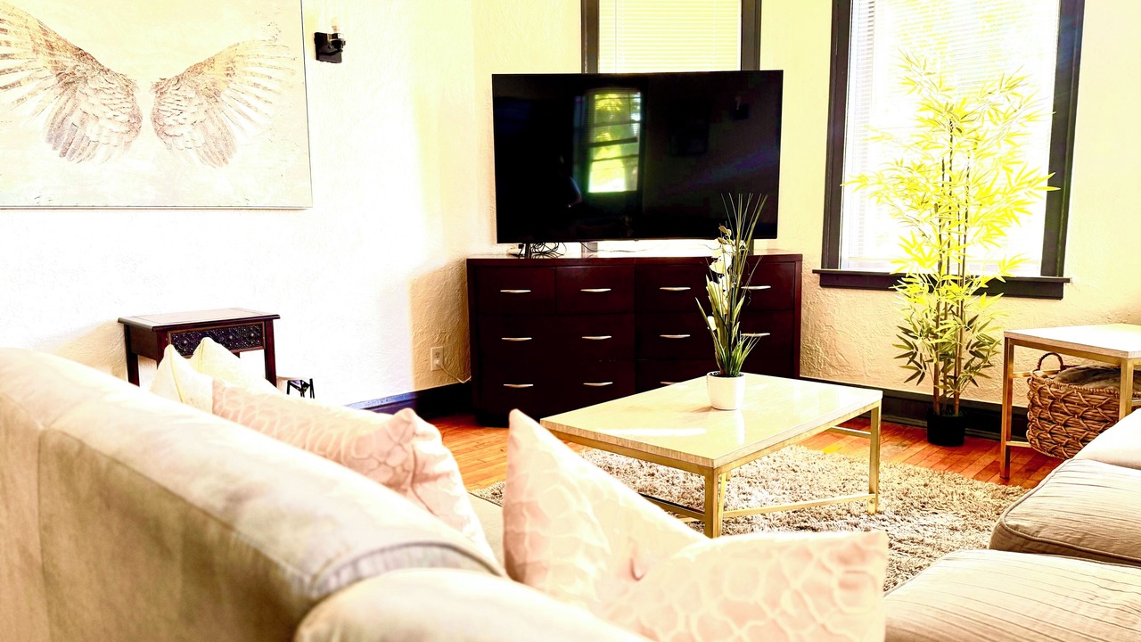Photo of Livingroom in Gage Park