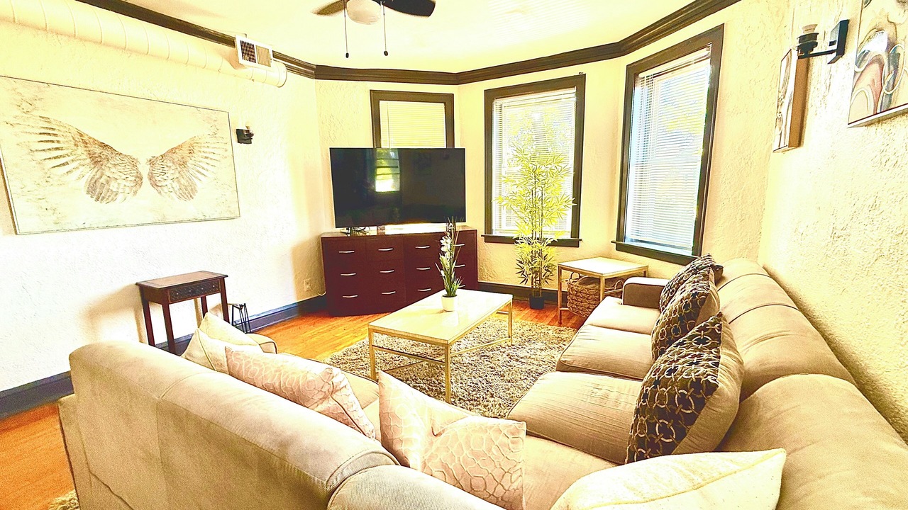 Photo of Livingroom in Gage Park