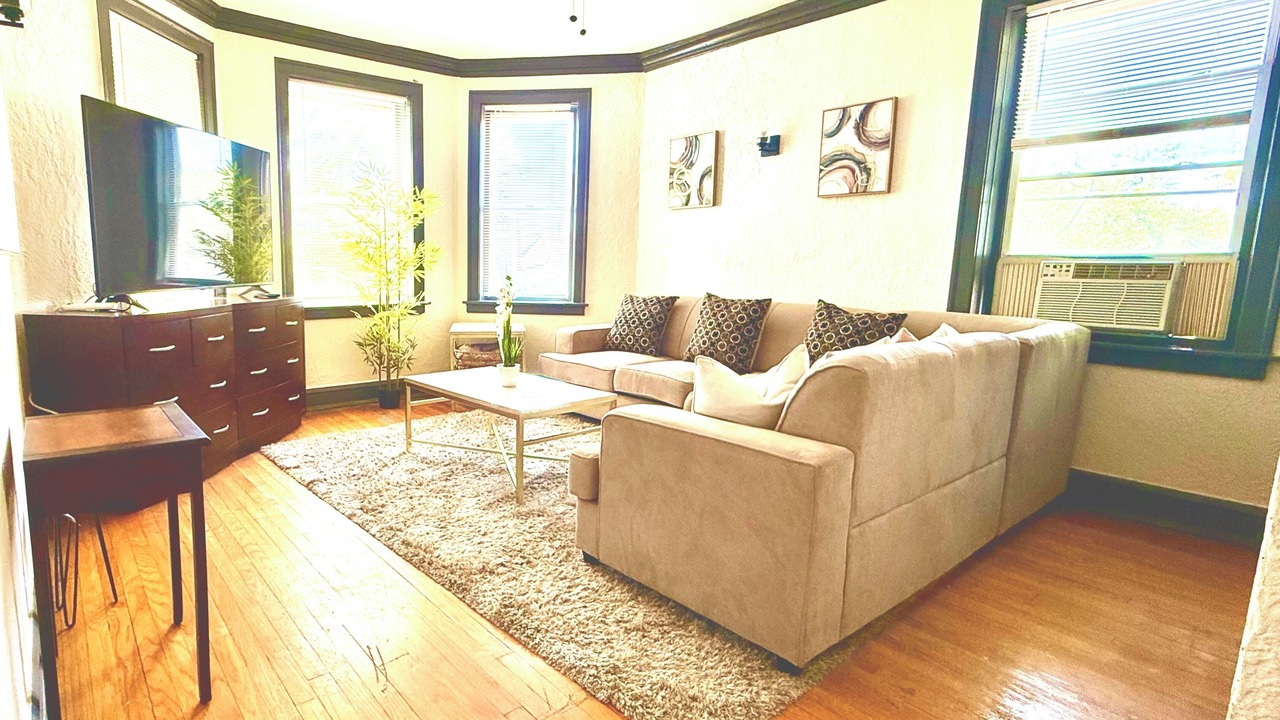 Photo of Livingroom in Gage Park