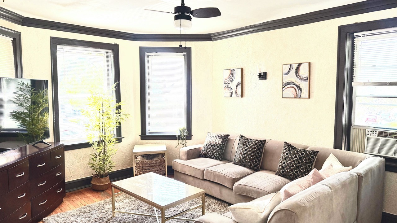 Photo of Livingroom in Gage Park