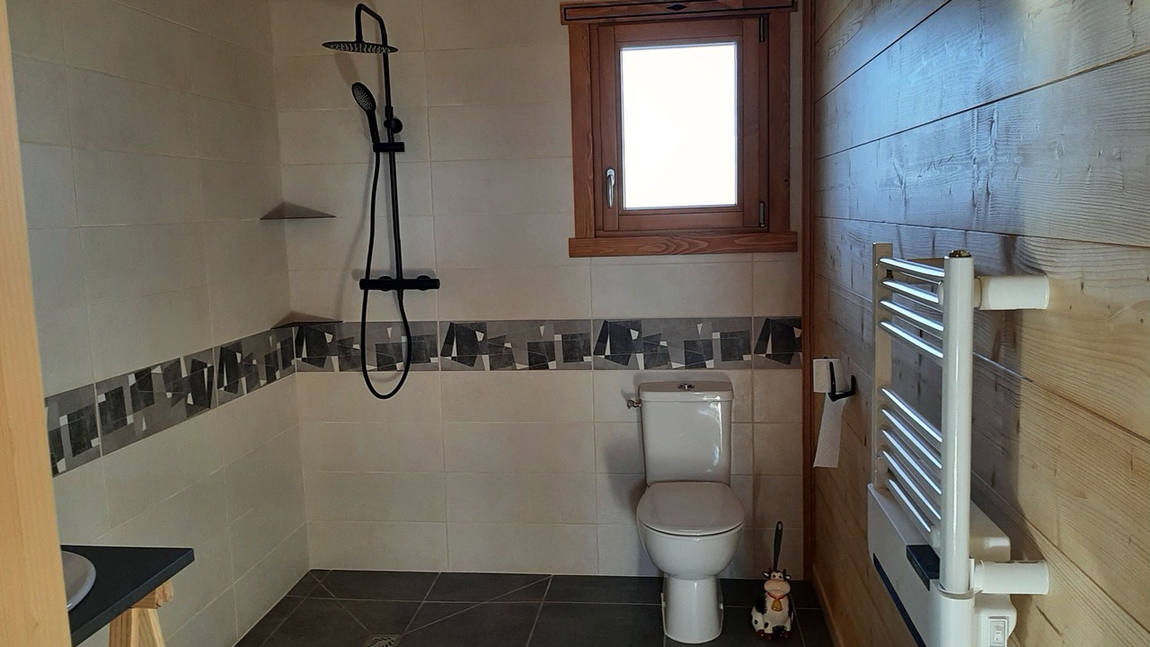 Photo of Bathroom in Belmont-Luthezieu