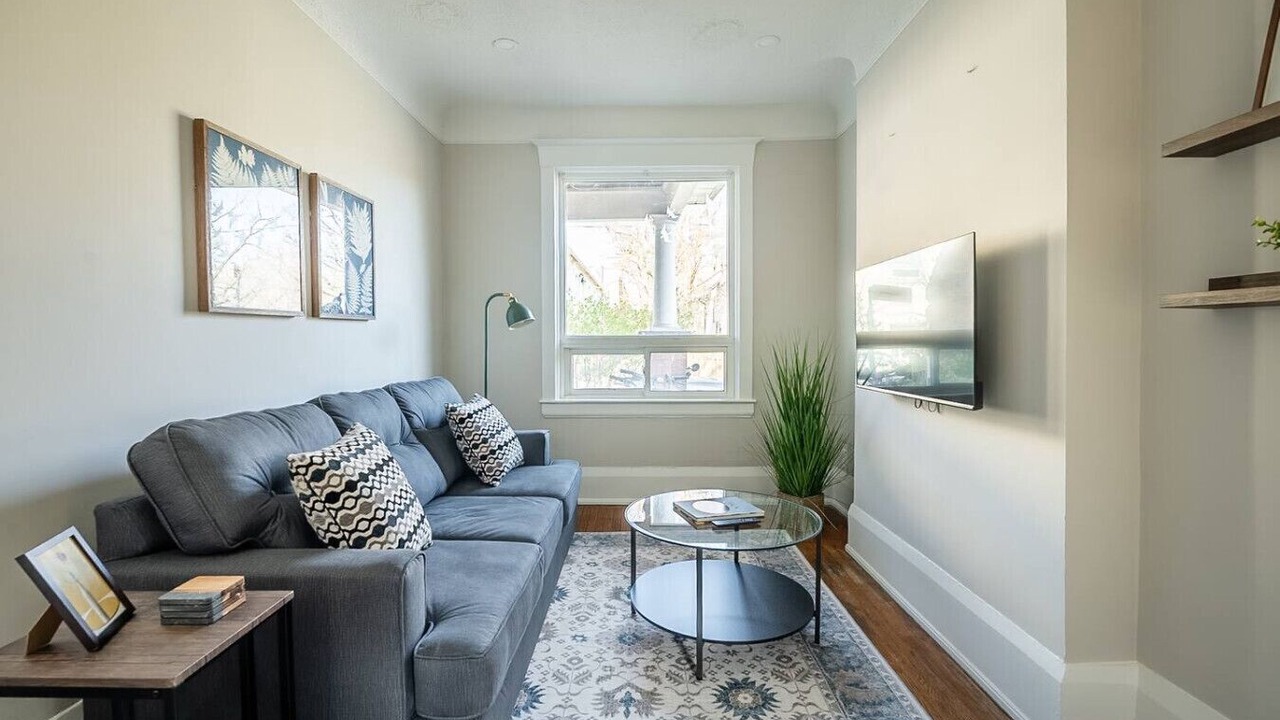 Photo of Livingroom in Trinity - Bellwoods
