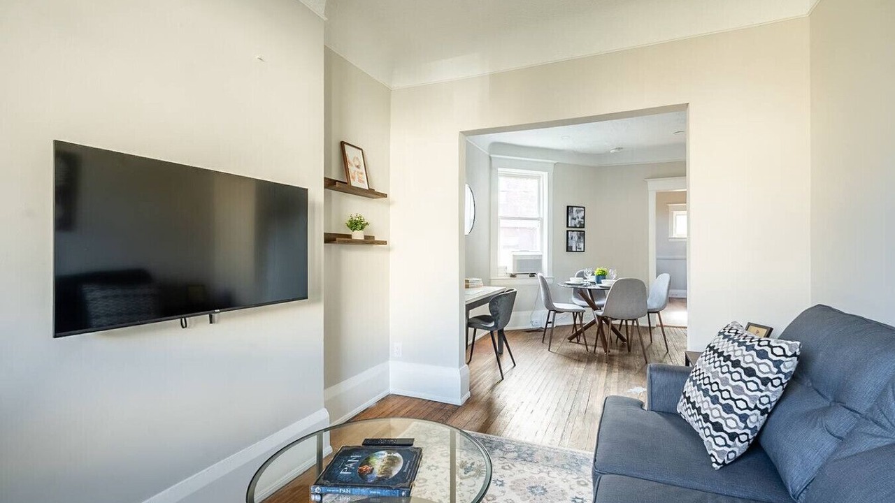 Photo of Livingroom in Trinity - Bellwoods