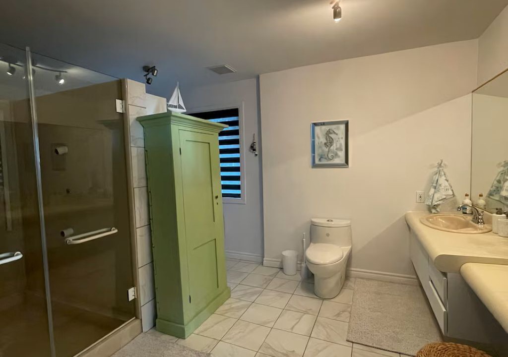 Photo of Bathroom in Laval
