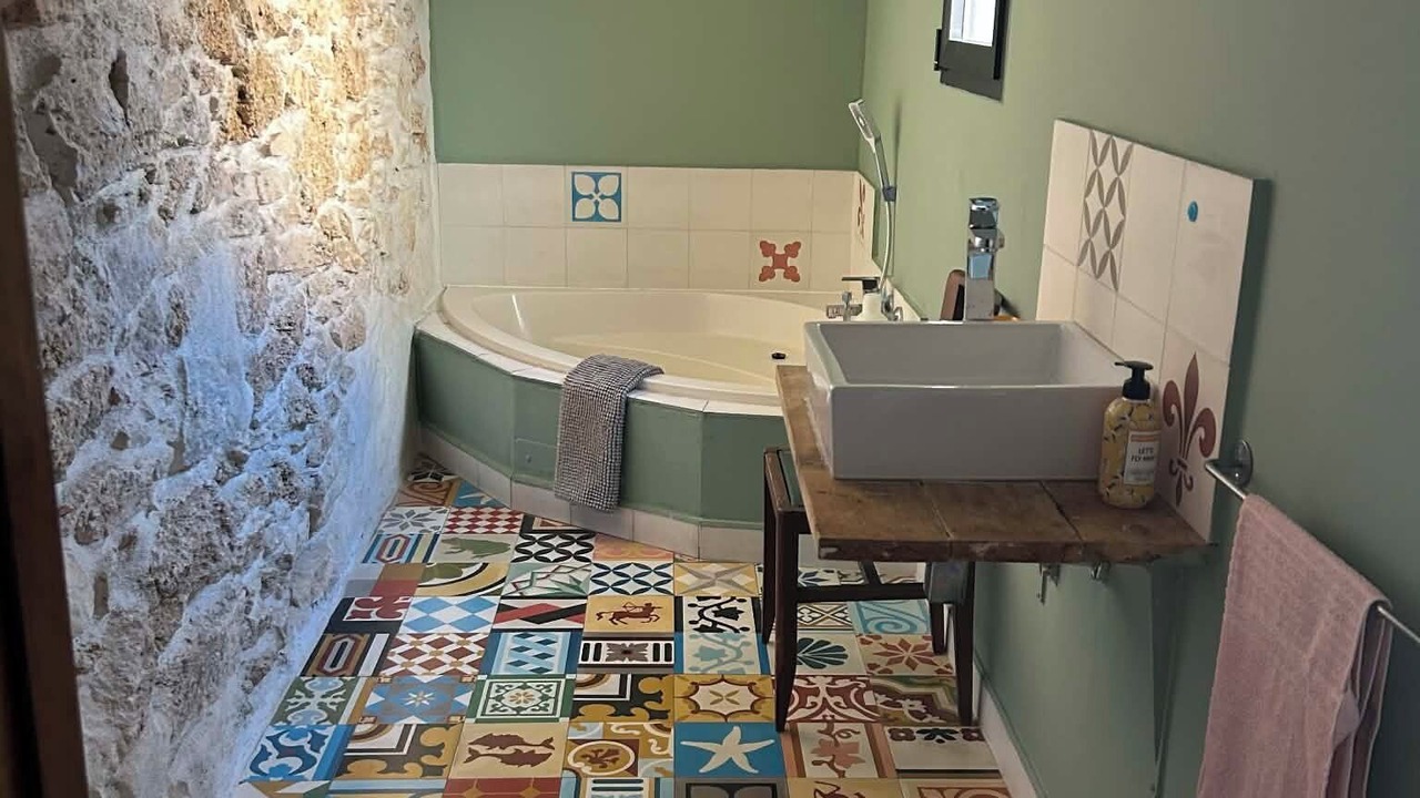 Photo of Bathroom in Puisserguier