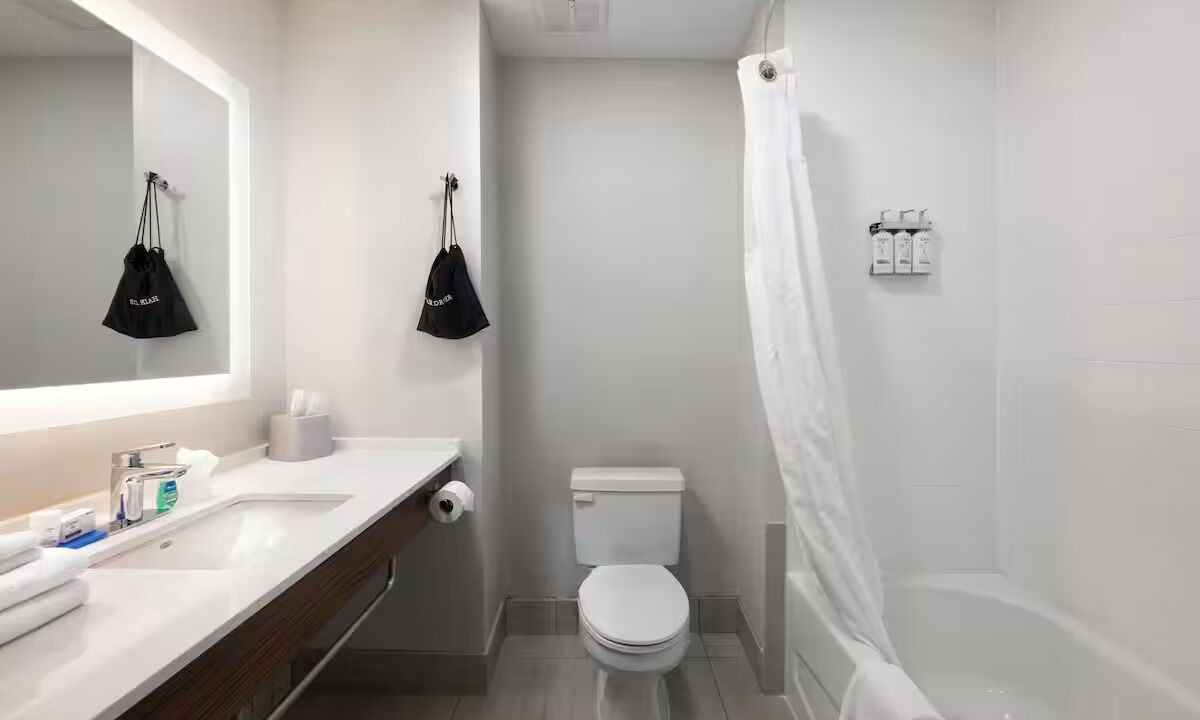 Photo of Bathroom in Lupton City