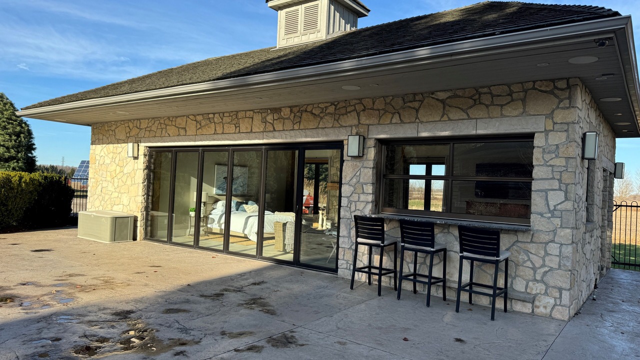 Photo of Patio Balcony in Centre Wellington