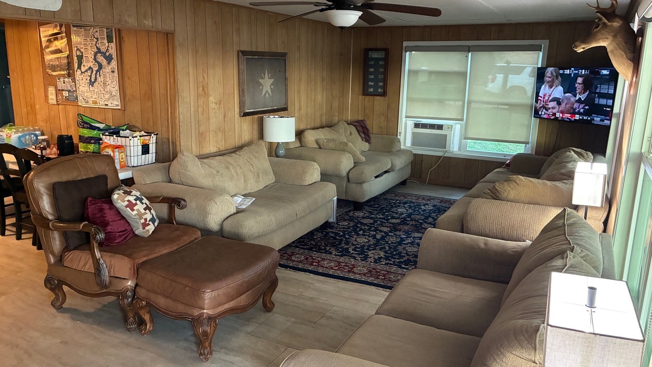 Photo of Livingroom in Spicewood