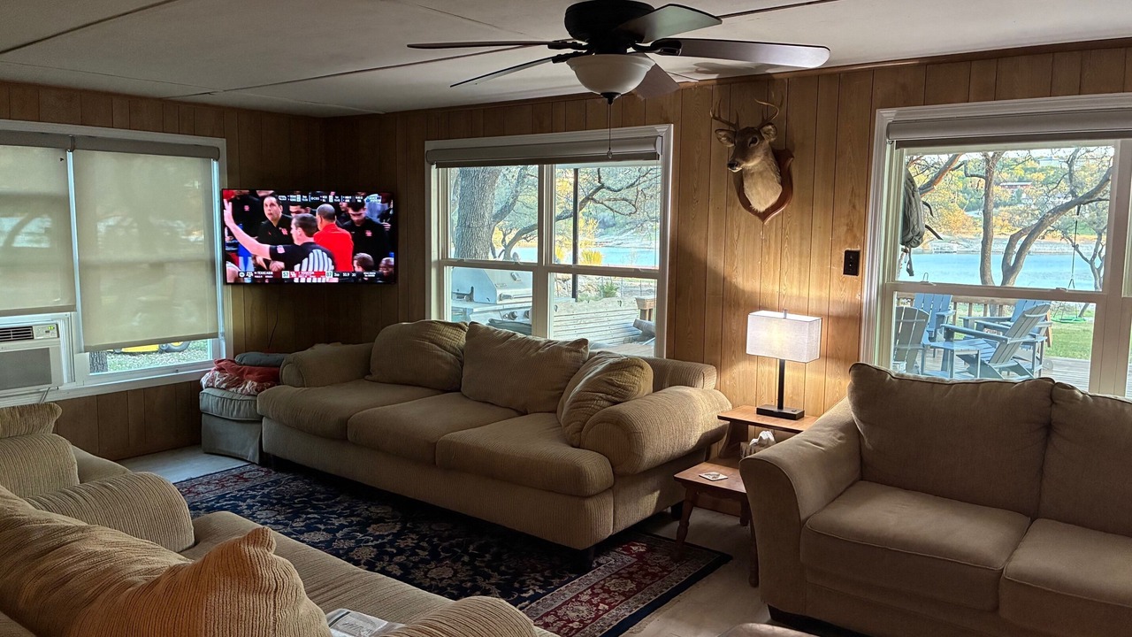 Photo of Livingroom in Spicewood