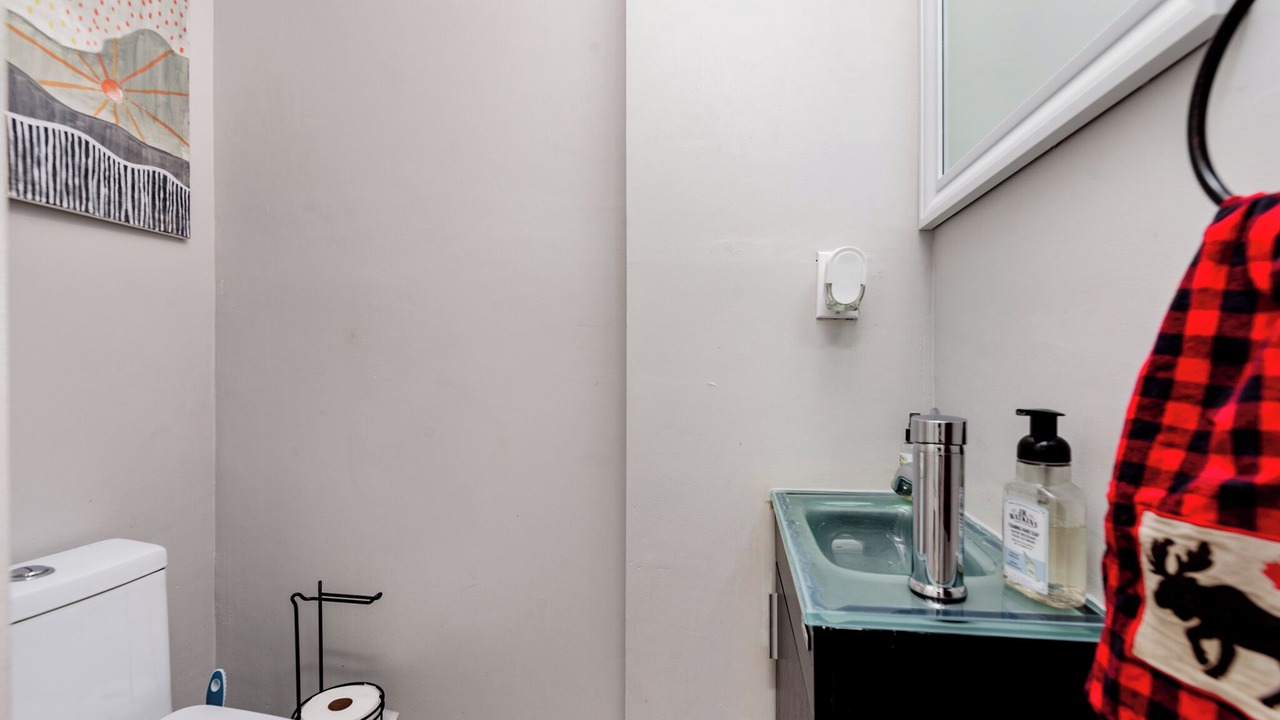 Photo of Bathroom in Tower Grove South