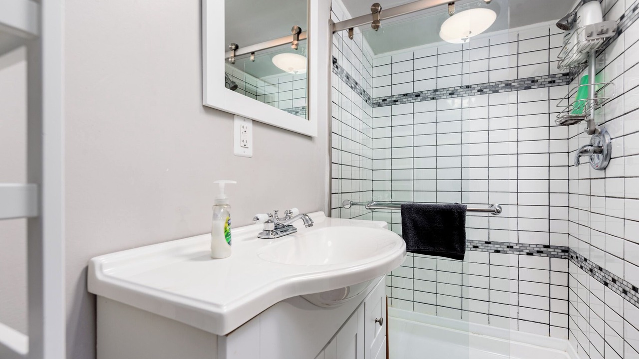 Photo of Bathroom in Tower Grove South