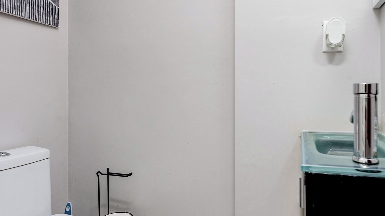 Photo of Bathroom in Tower Grove South