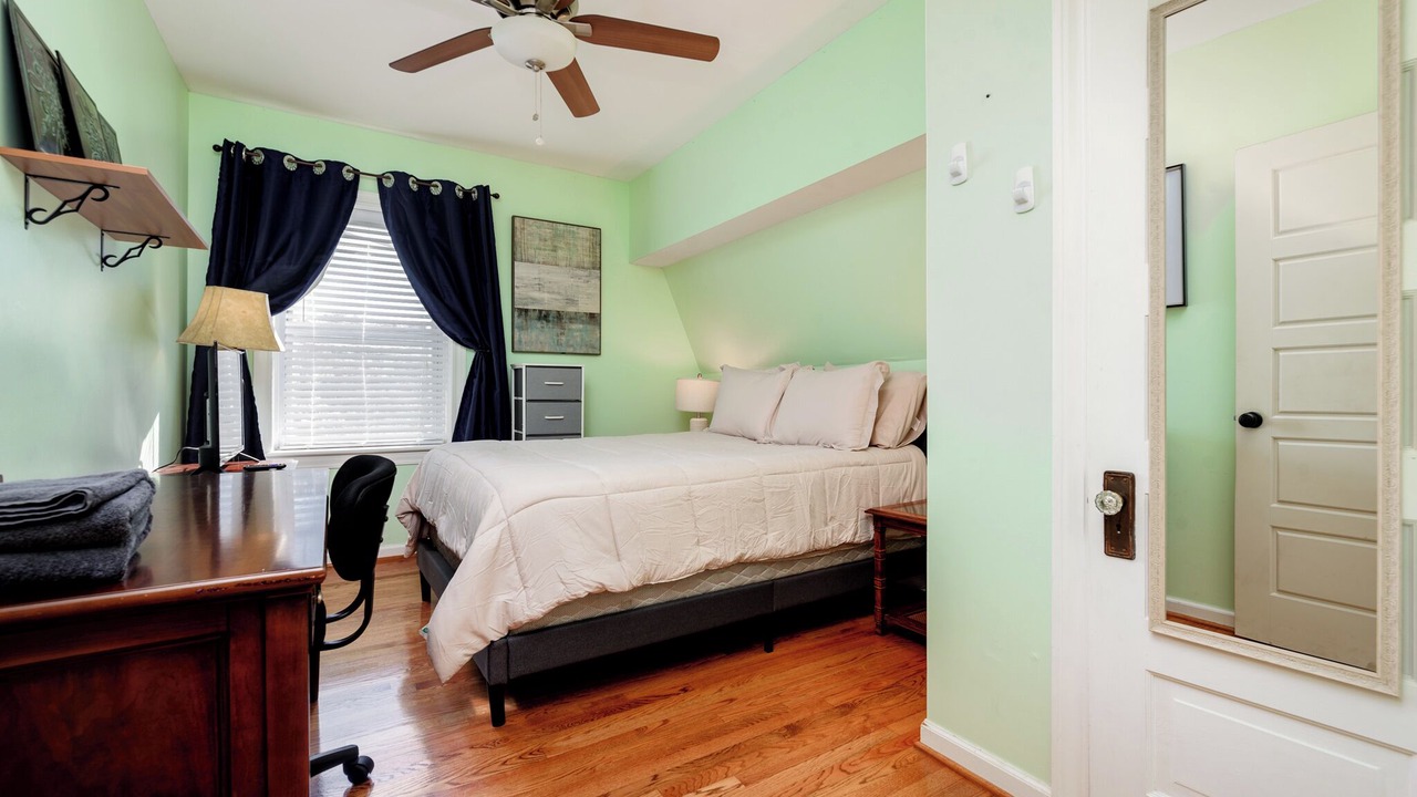 Photo of Bedroom in Tower Grove South