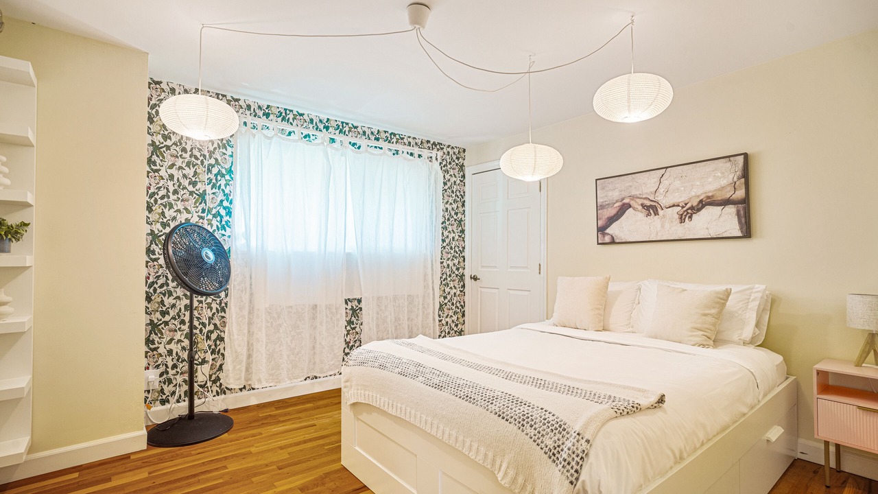 Photo of Bedroom in Bryn Mawr-Skyway