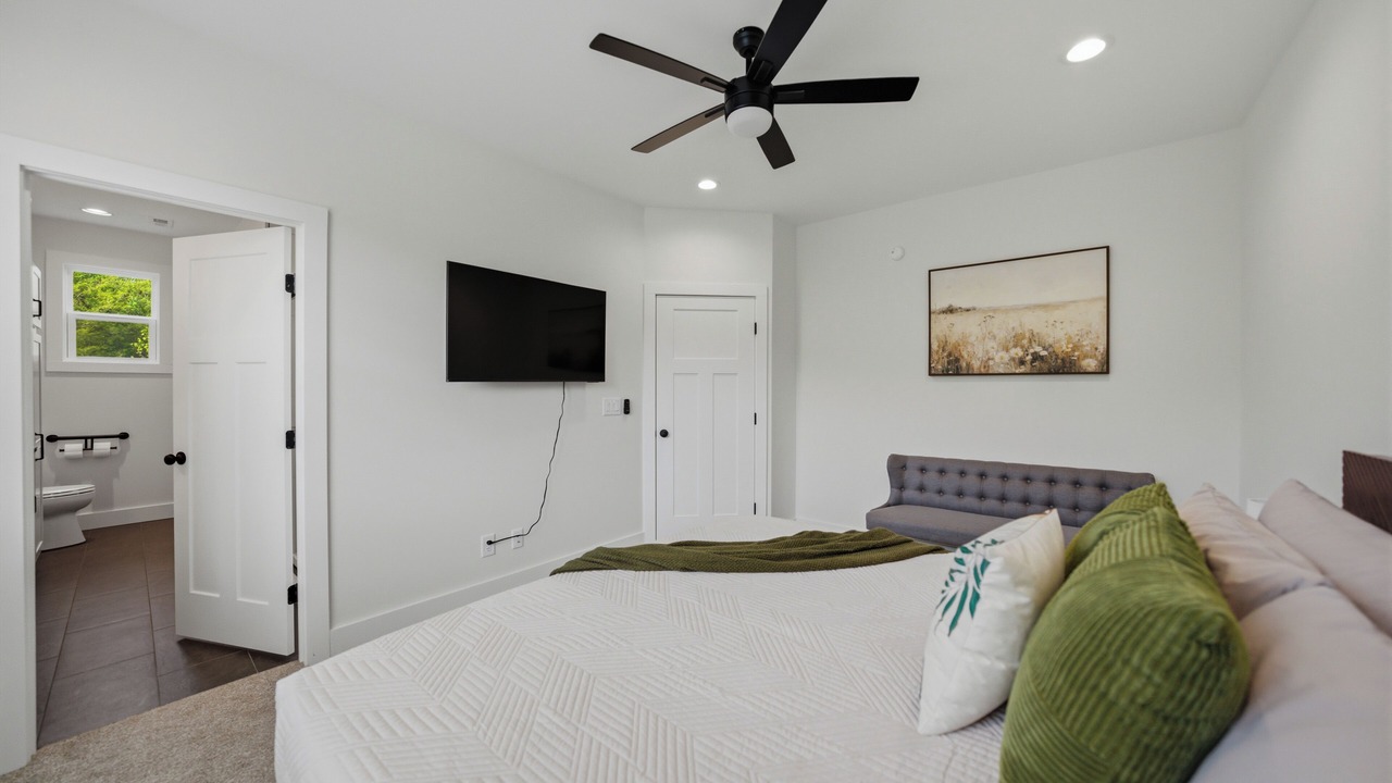 Photo of Bedroom in Knoxville
