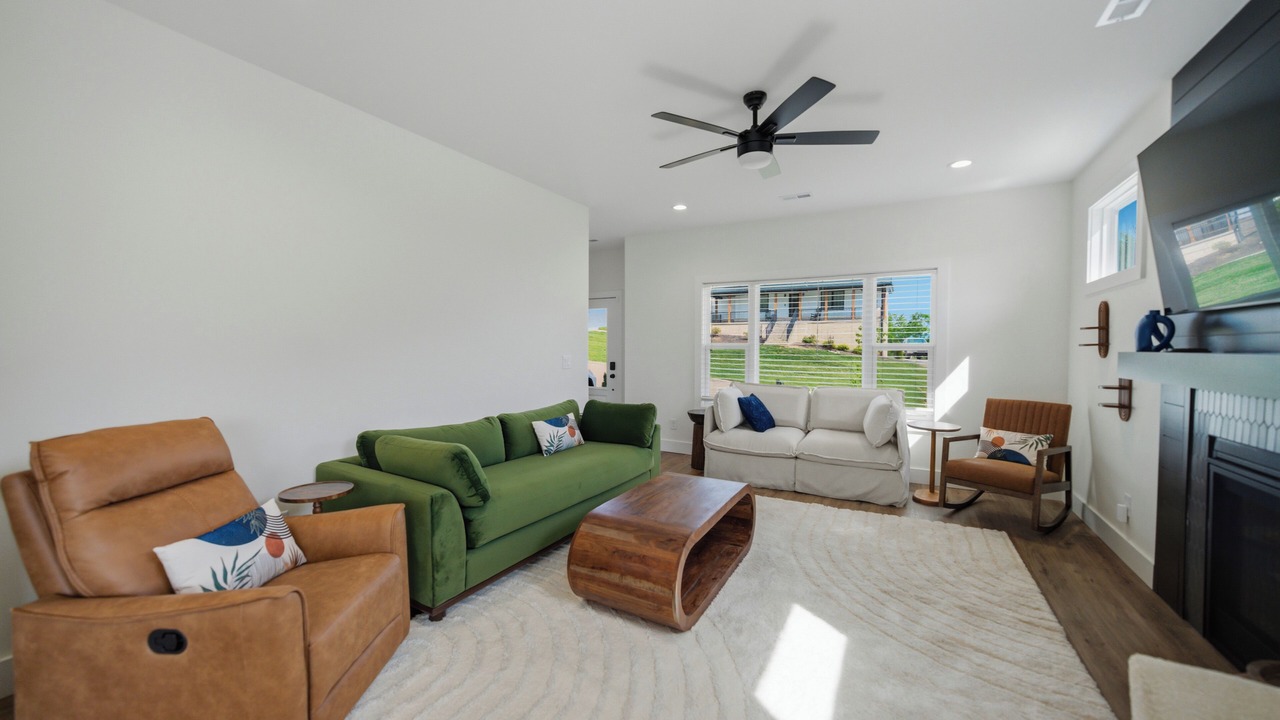 Photo of Livingroom in Knoxville