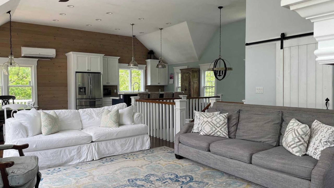Photo of Livingroom in West Tisbury