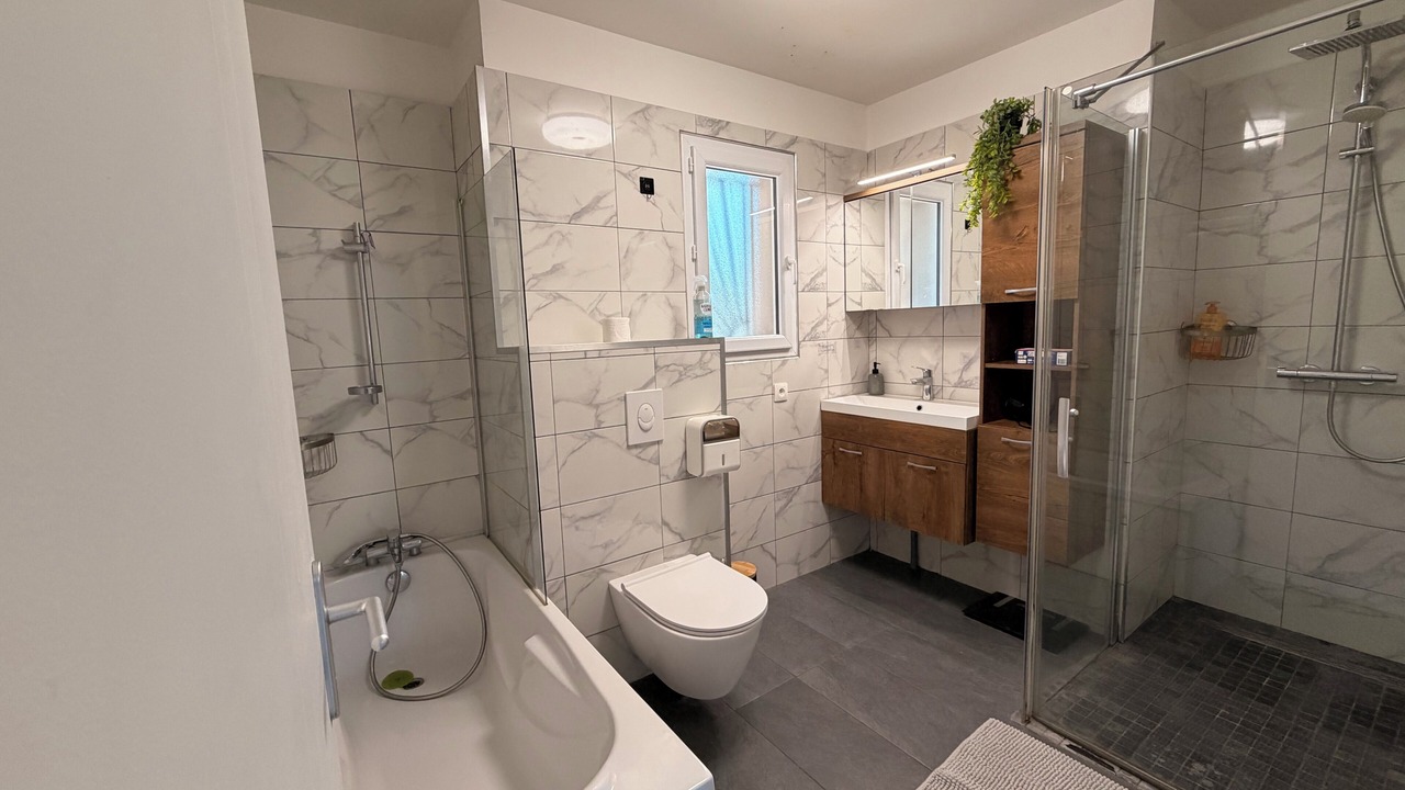 Photo of Bathroom in Saint-Jean-d'Illac