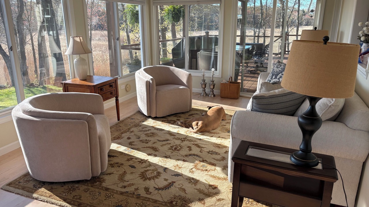 Photo of Livingroom in Old Saybrook