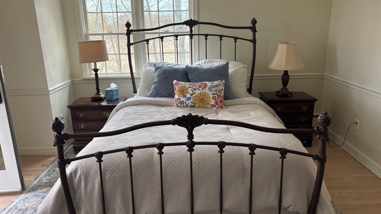 Photo of Bedroom in Old Saybrook