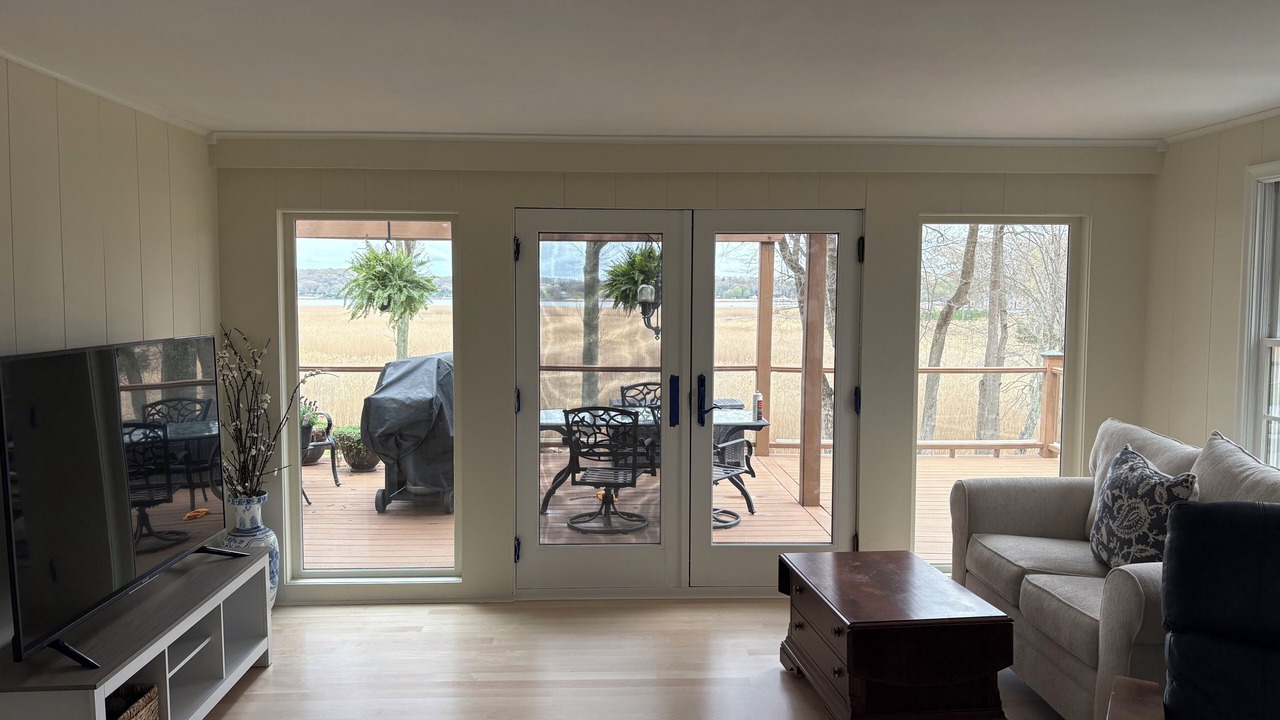 Photo of Livingroom in Old Saybrook