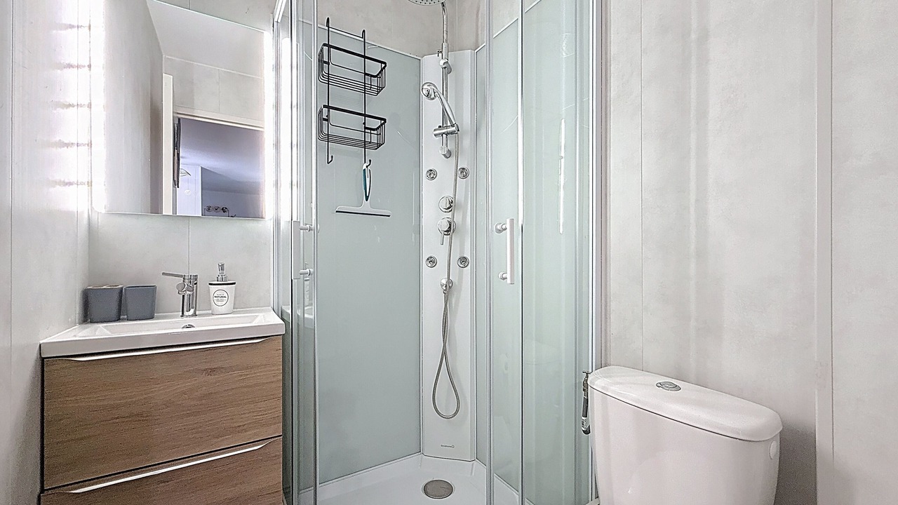 Photo of Bathroom in Dol-de-Bretagne