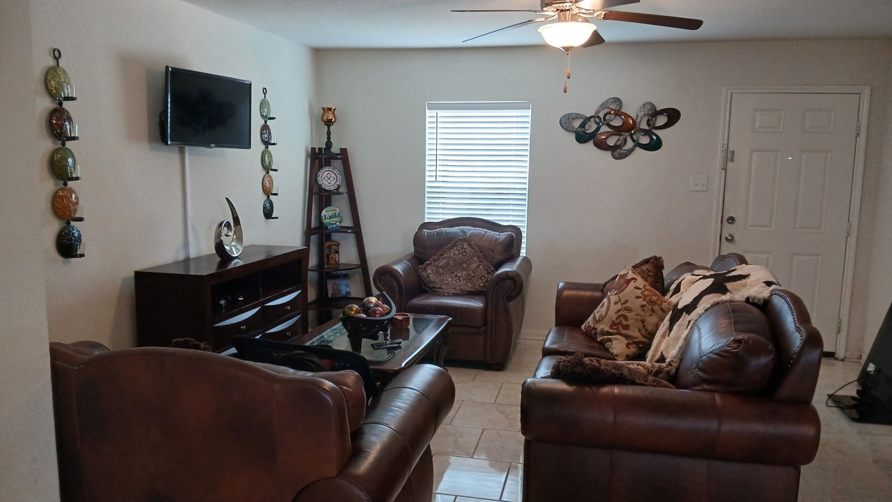 Photo of Livingroom in Medina Valley