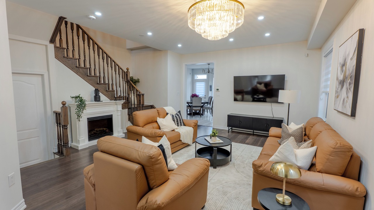 Photo of Livingroom in Oakville