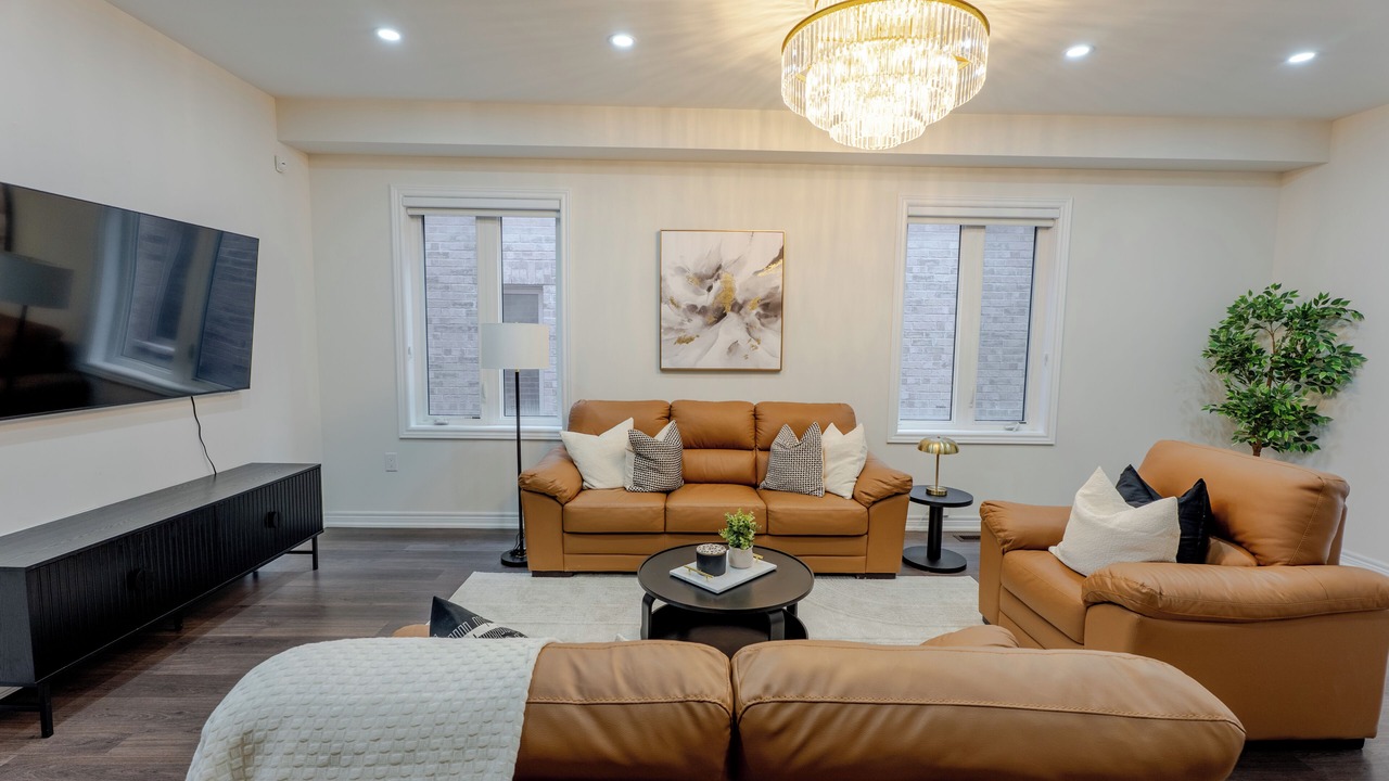 Photo of Livingroom in Oakville