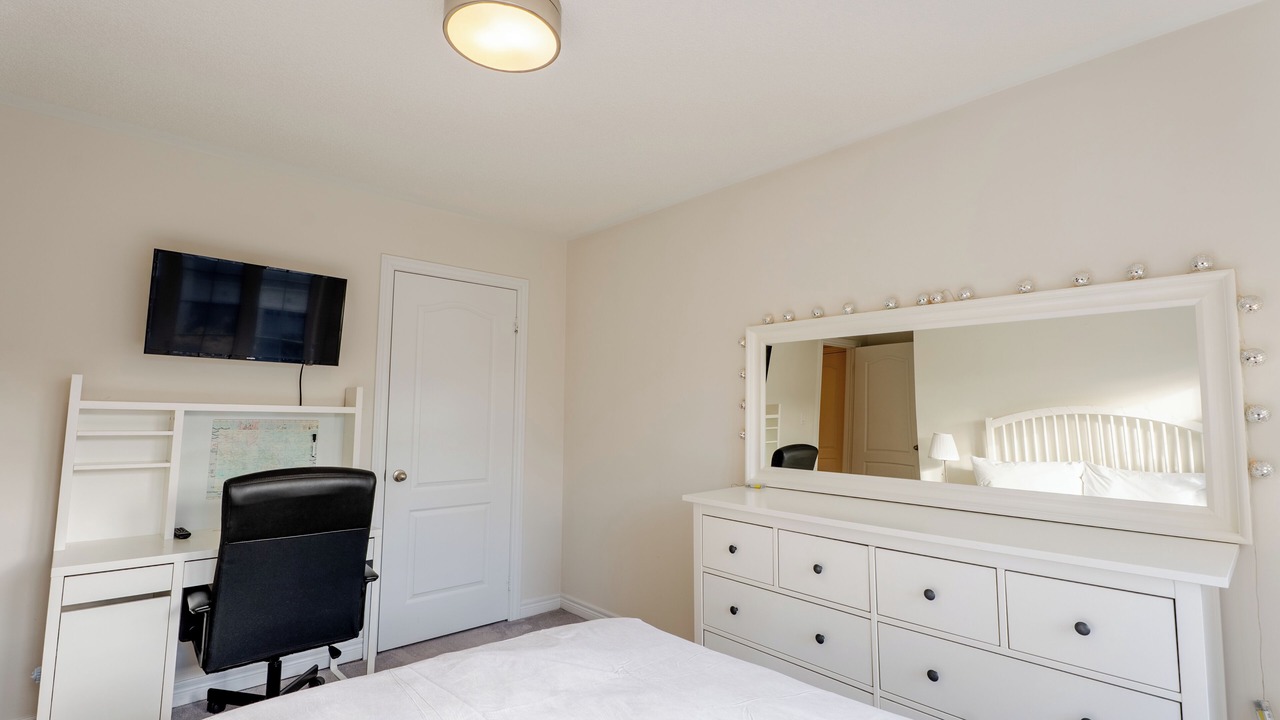 Photo of Bedroom in Oakville